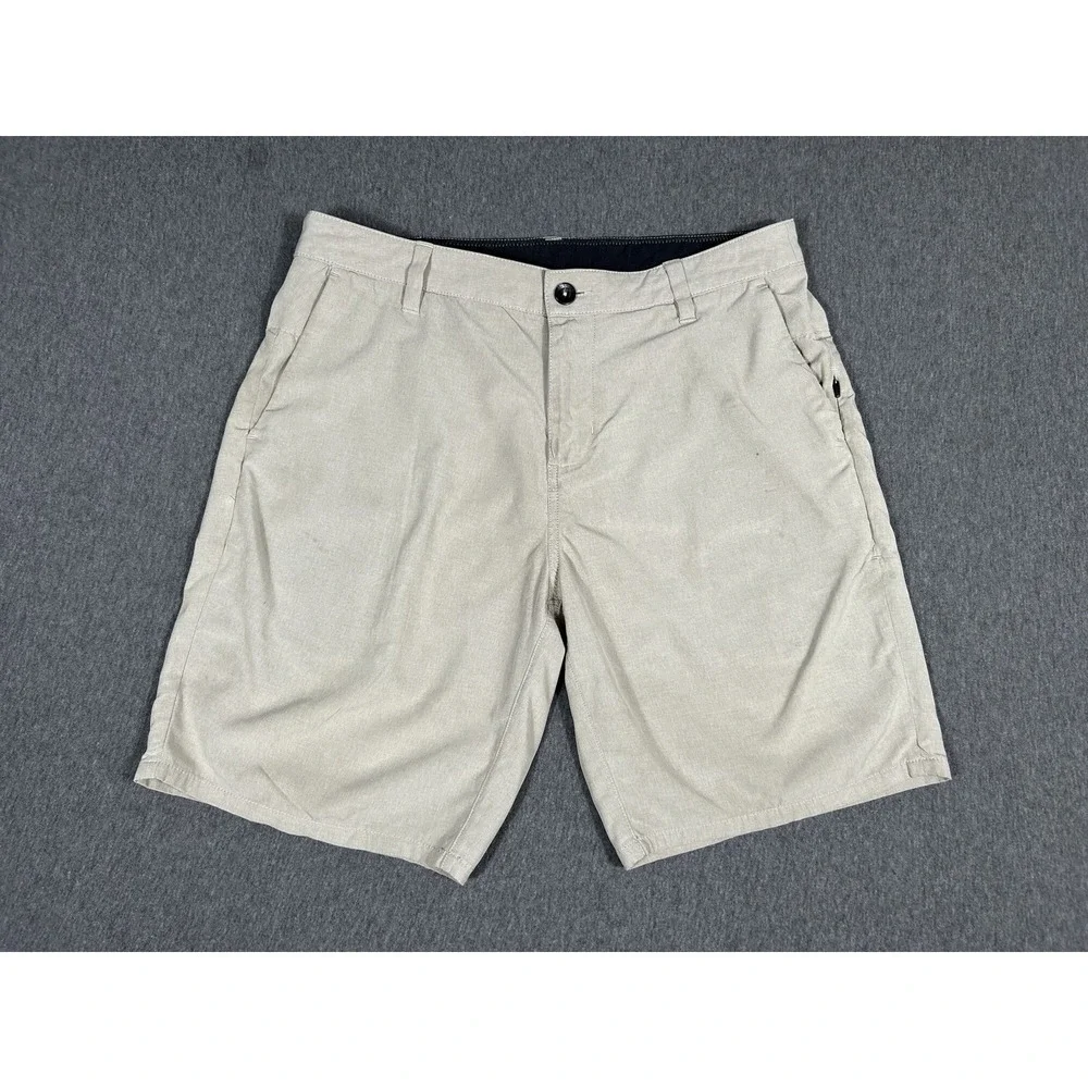 Vuori Men's Transit Hybrid Performance Chino Shorts in Khaki 32